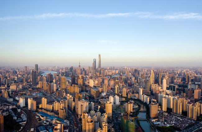 金地集团2024年净亏损61.15亿元，同比大幅下降788.54%