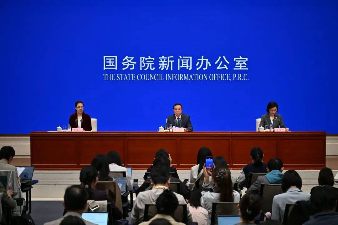 运行总体平稳，前三季度我国GDP同比增长4.6% 